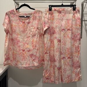 Women’s Pajama’s- shirt sleeved and crop pants.